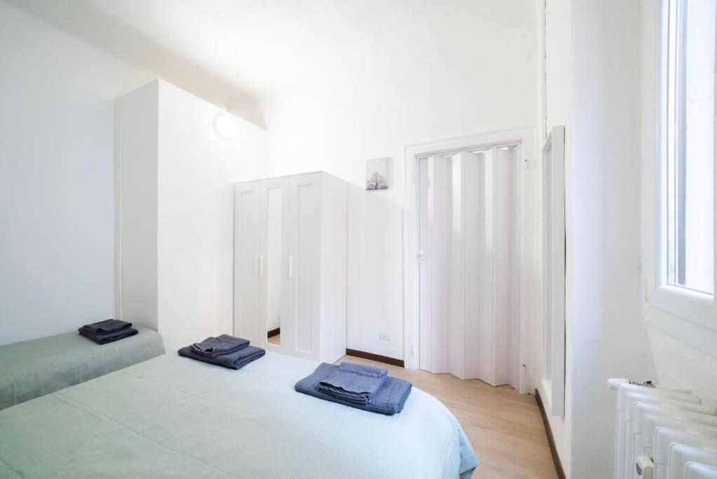 Apartment 4 Stops From The City Center Milano Exteriör bild