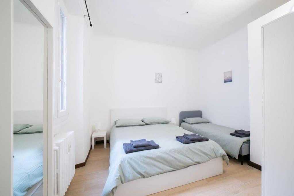 Apartment 4 Stops From The City Center Milano Exteriör bild